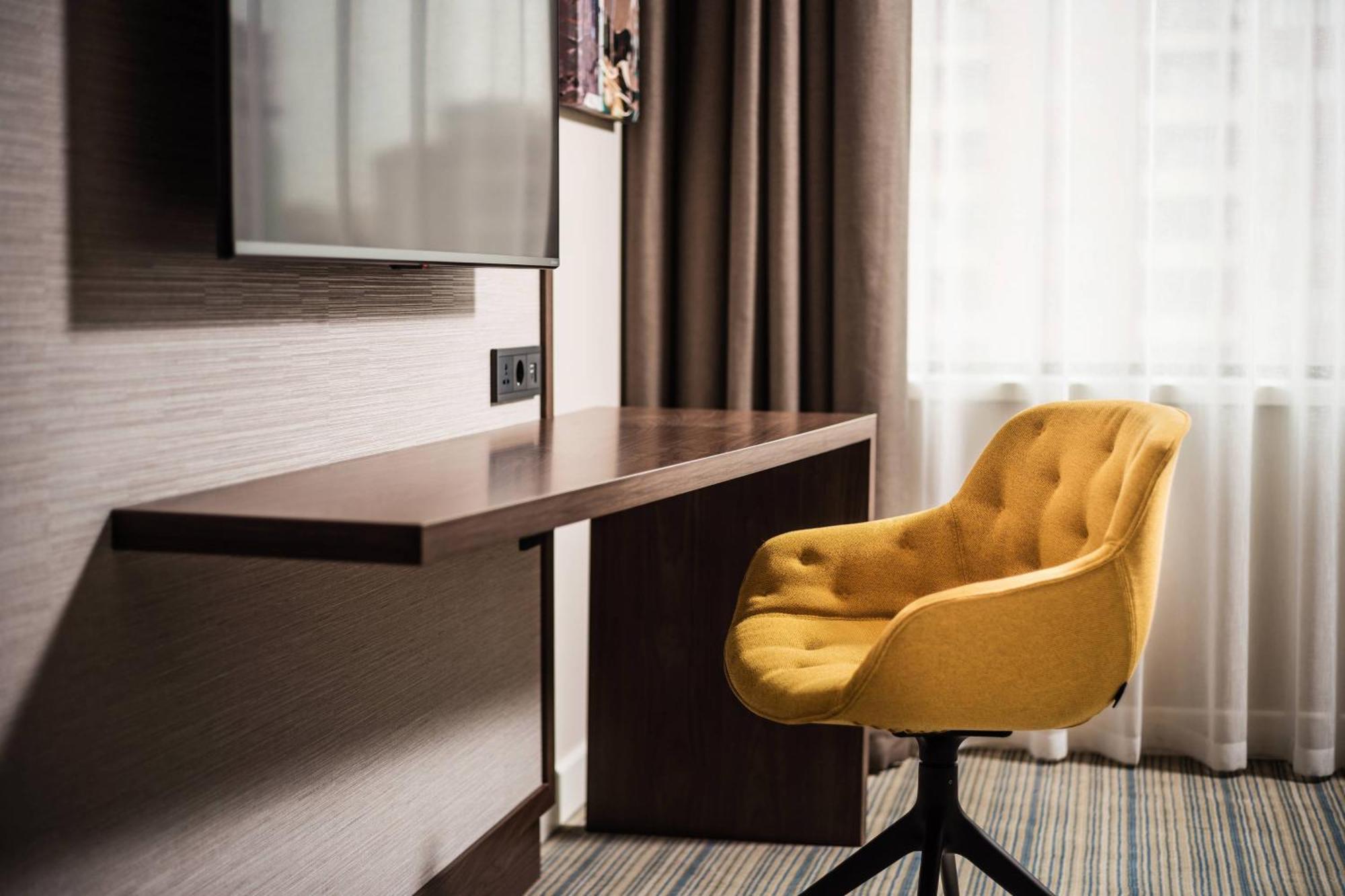 Courtyard By Marriott Baku Hotel Exterior photo