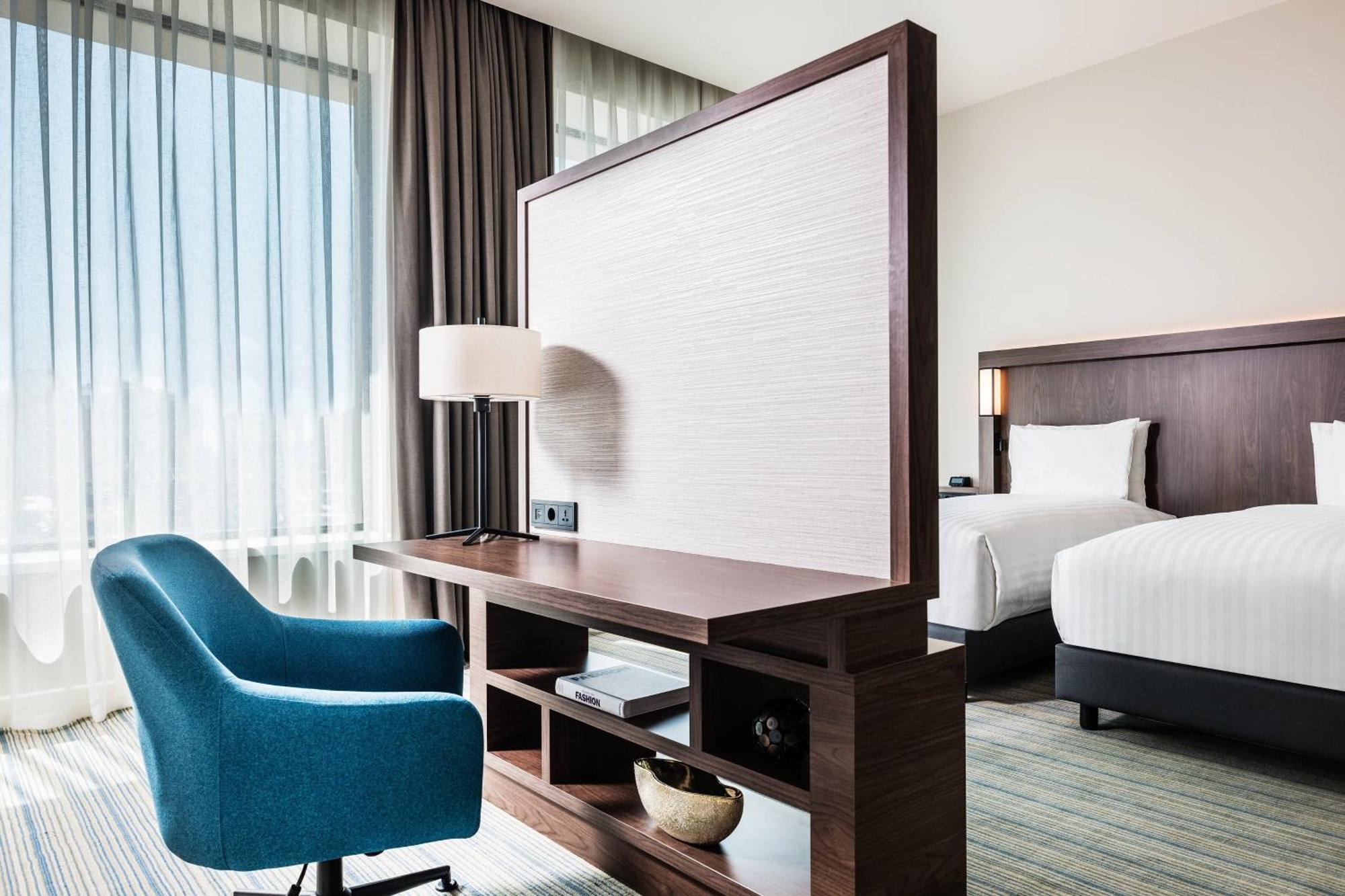 Courtyard By Marriott Baku Hotel Exterior photo