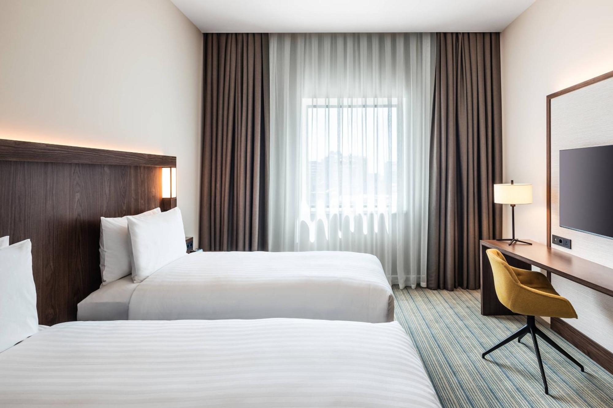 Courtyard By Marriott Baku Hotel Exterior photo