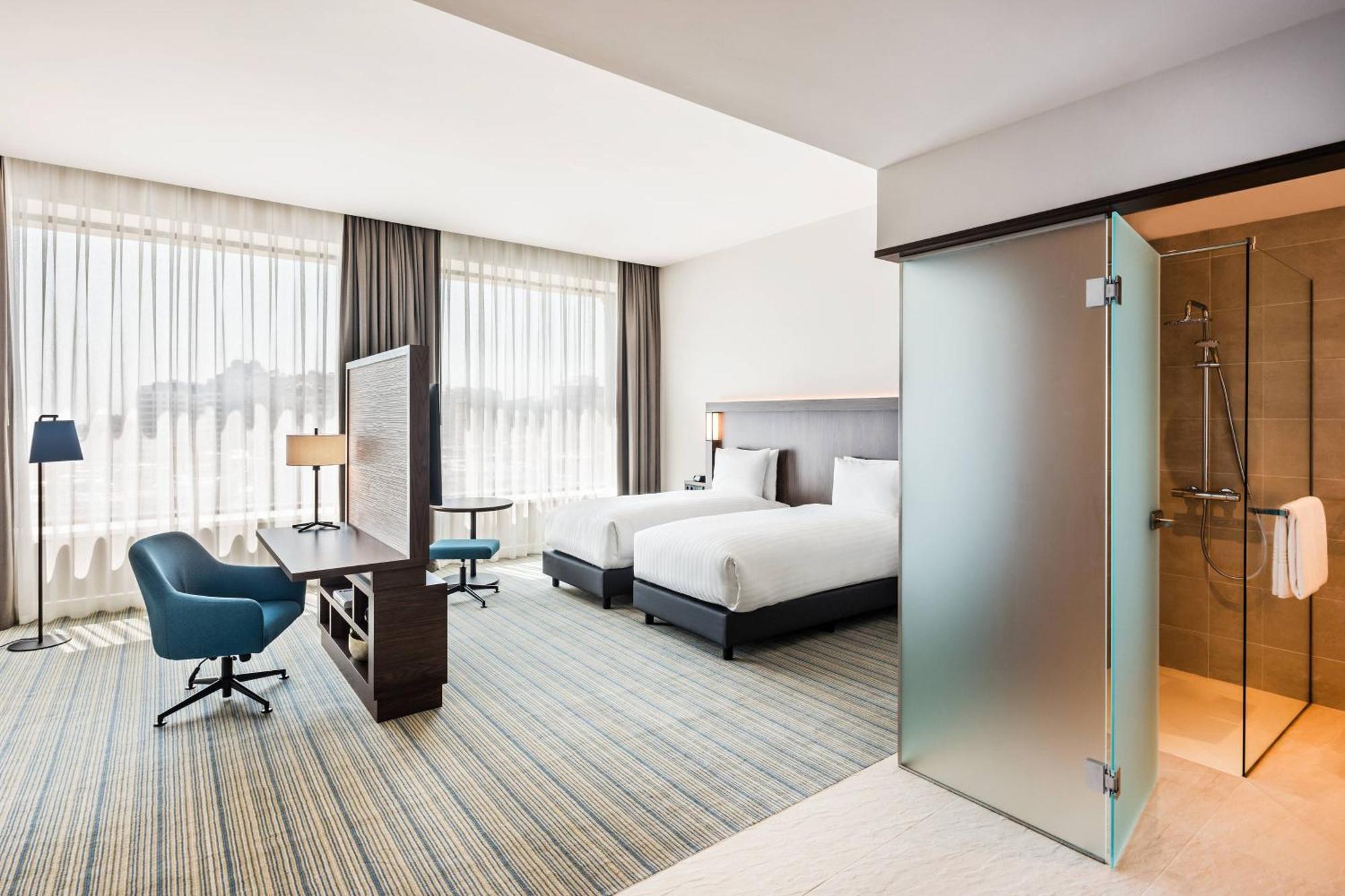 Courtyard By Marriott Baku Hotel Exterior photo