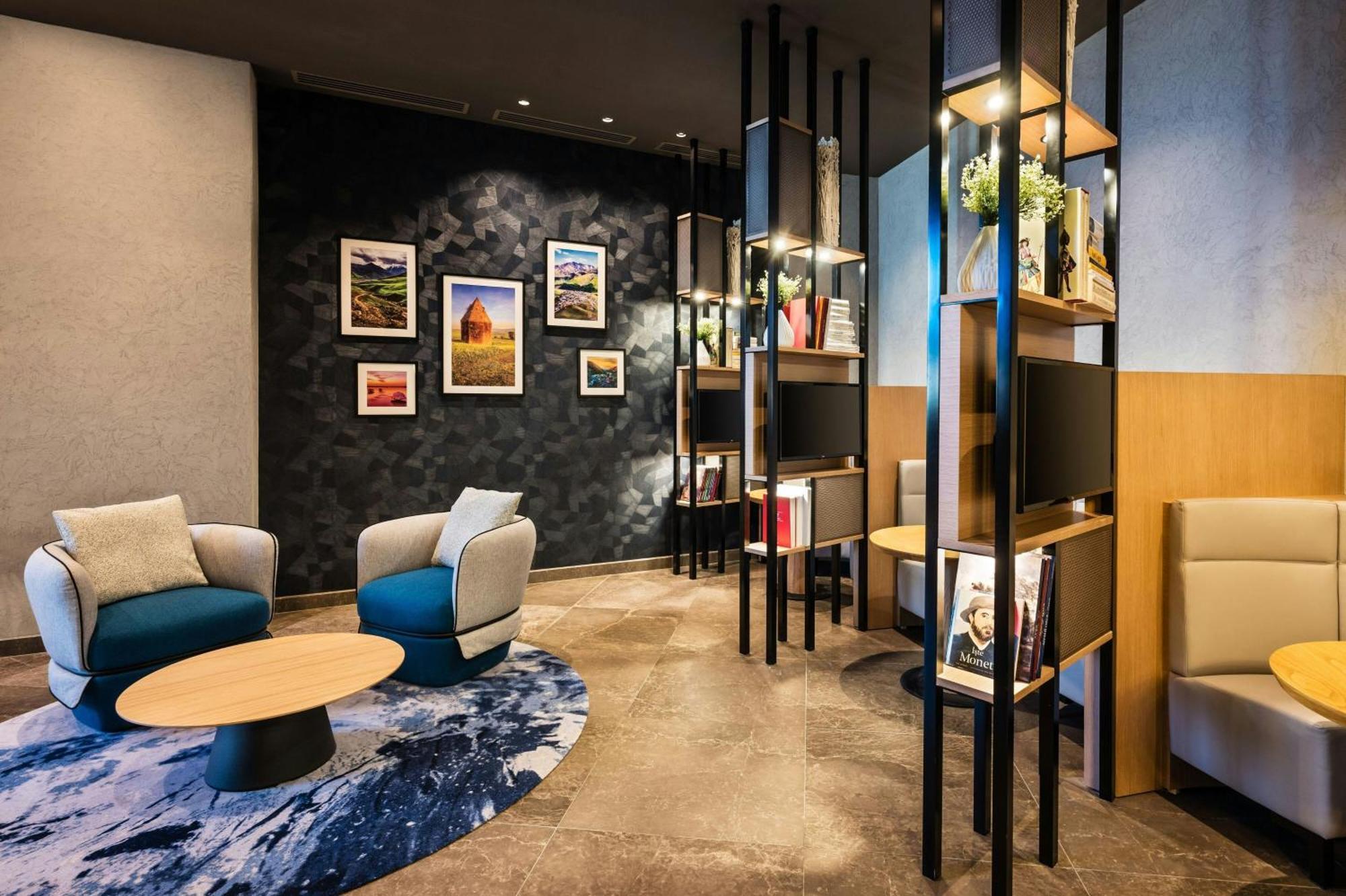 Courtyard By Marriott Baku Hotel Exterior photo